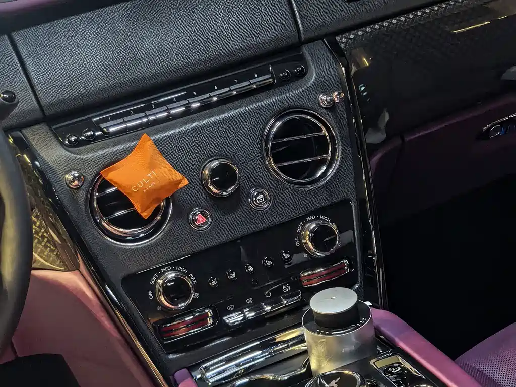Rolls-Royce Cullinan — миниатюра 9