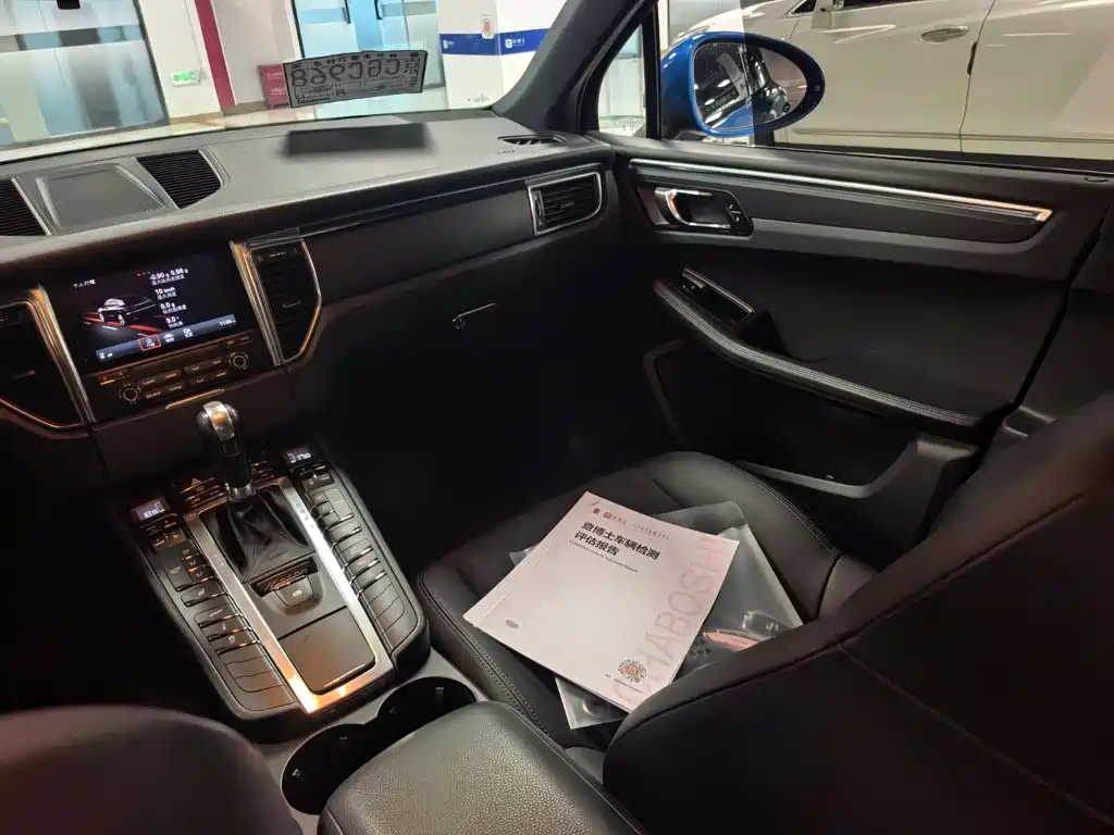 Porsche Macan — миниатюра 9