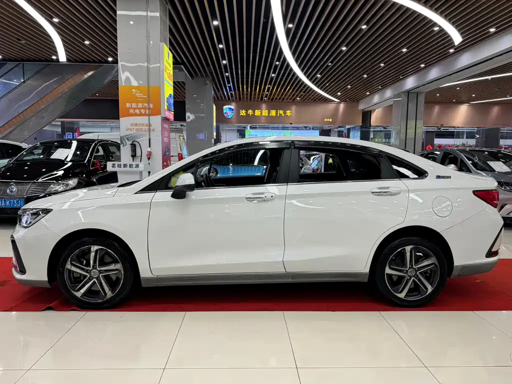 BAIC BEIJING EU5