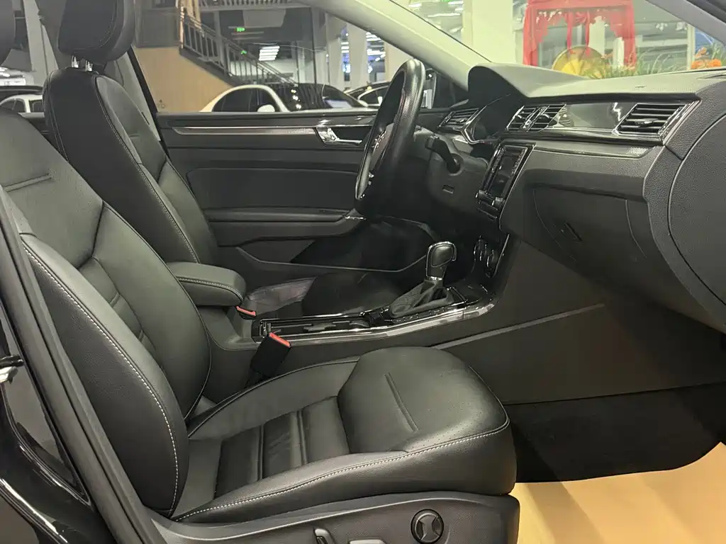 Volkswagen Passat 2017 330TSI DSG