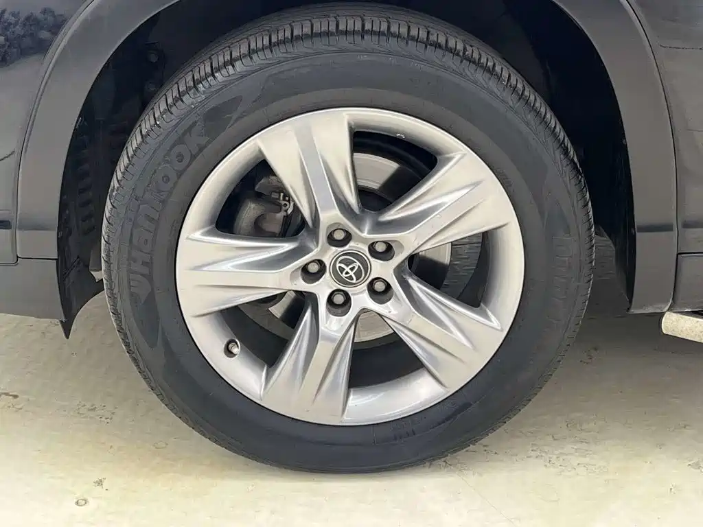 Toyota Highlander — миниатюра 12