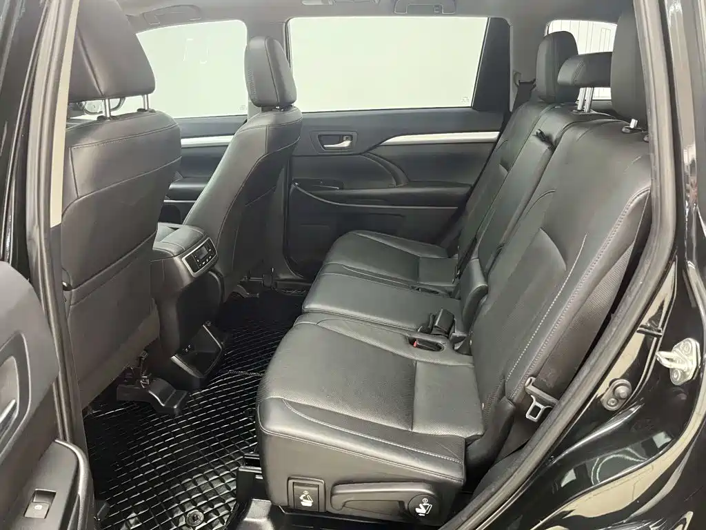 Toyota Highlander — миниатюра 21