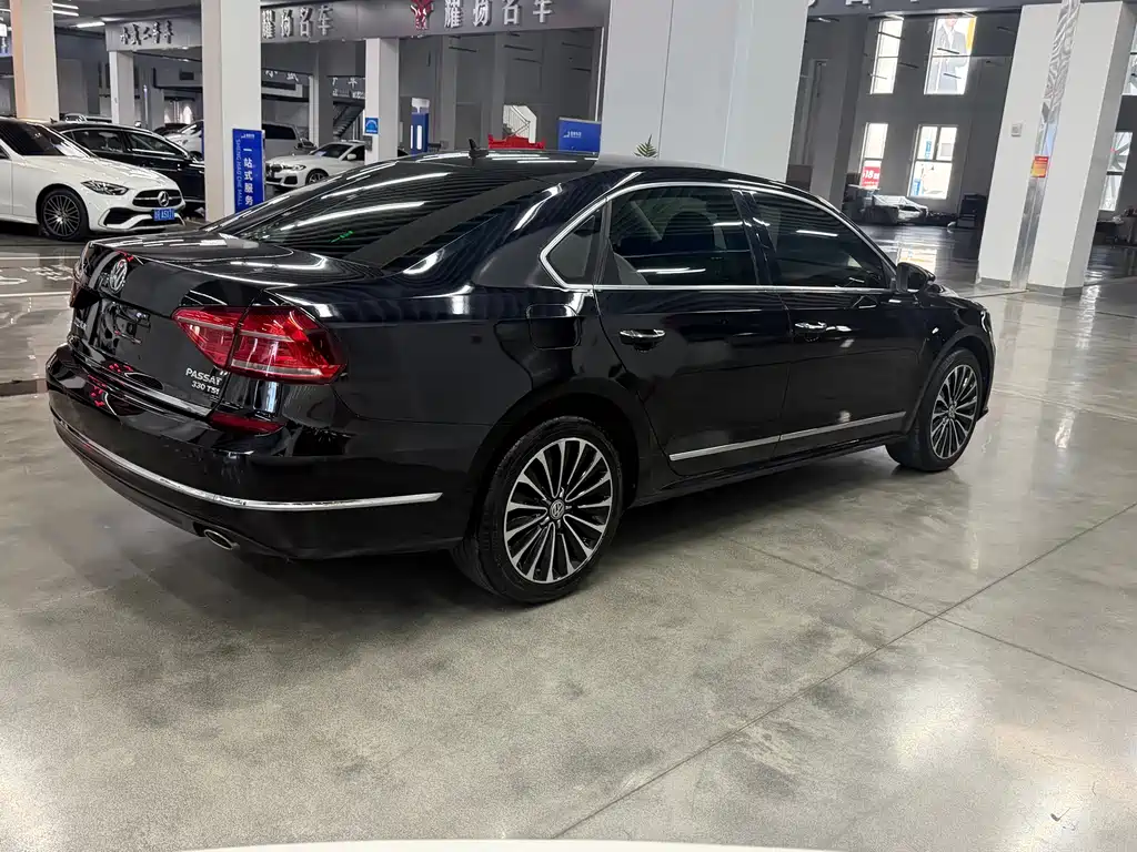 Volkswagen Passat 2017 330TSI DSG