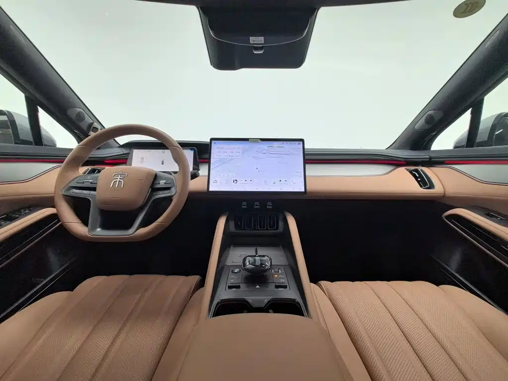 BYD L EV — миниатюра 5