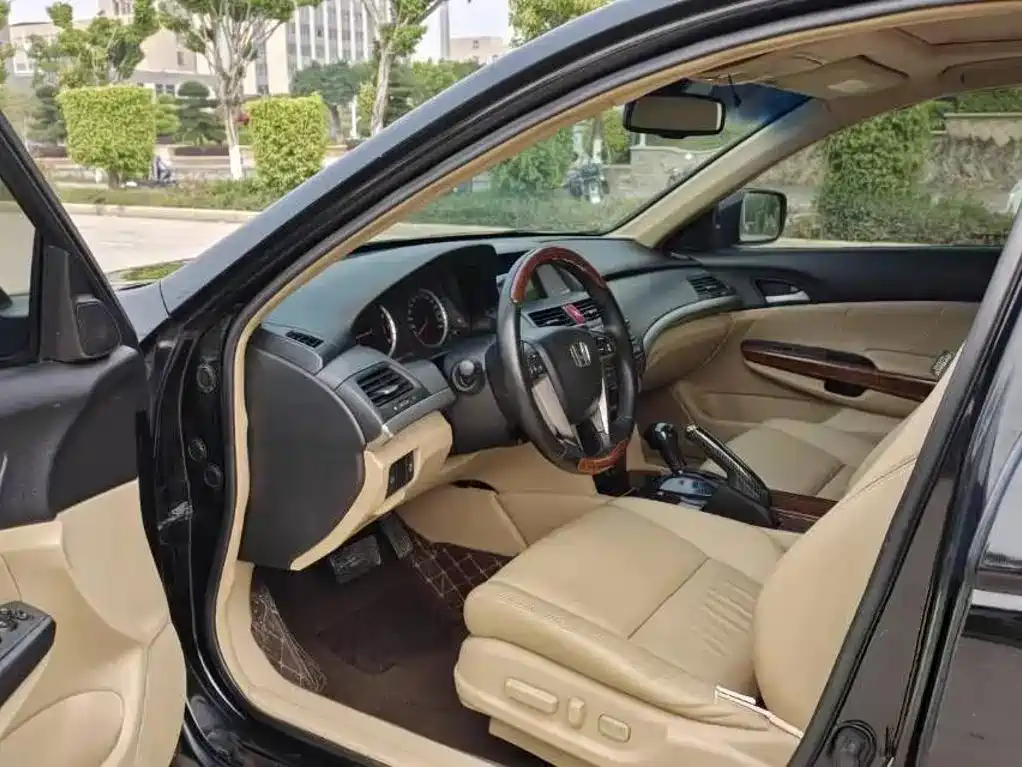 Honda Accord — миниатюра 5