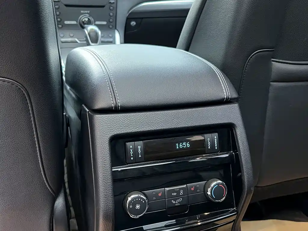 Ford Edge — миниатюра 12