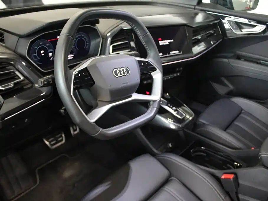 Audi Q4 e-tron — миниатюра 13