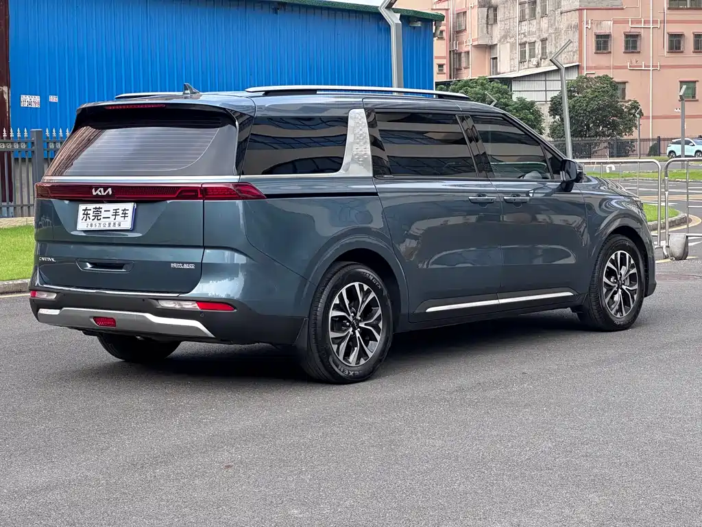 Kia Carnival — миниатюра 14