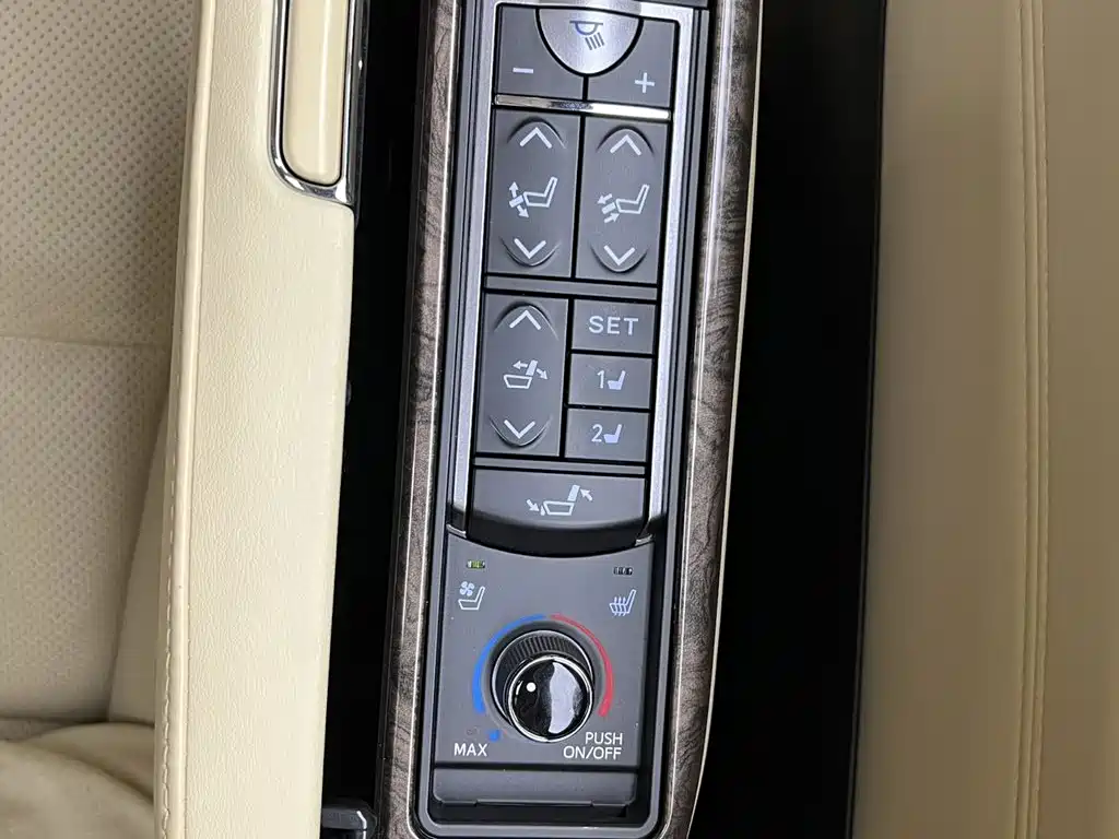 Toyota Vellfire — миниатюра 28
