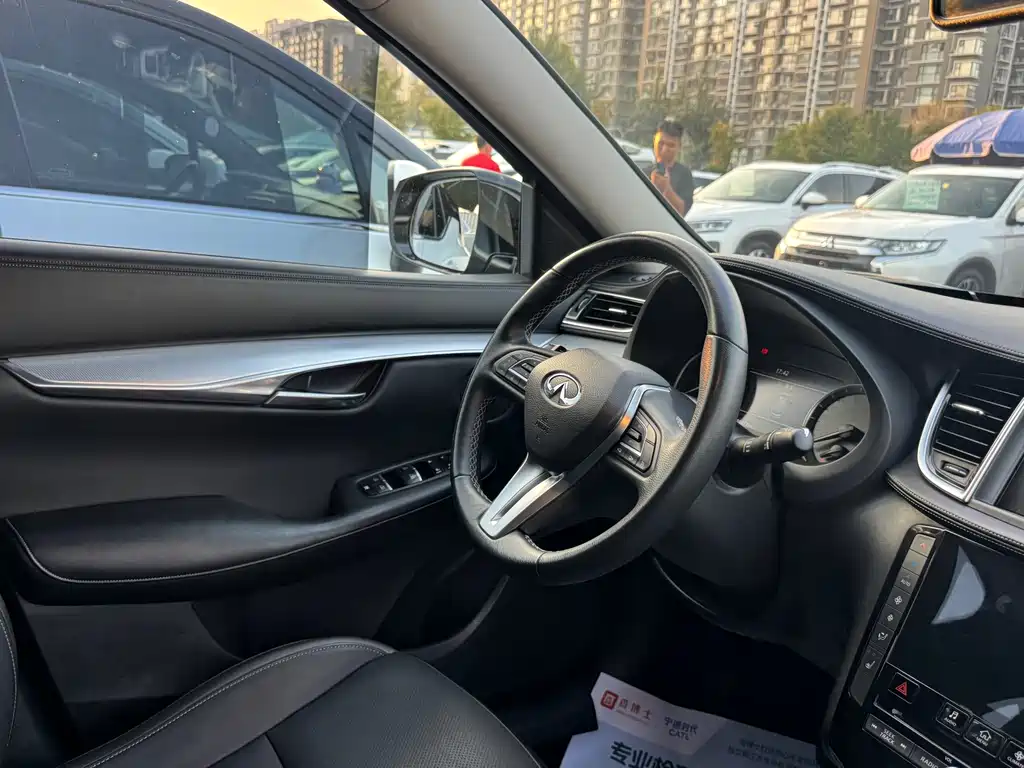 Infiniti QX50 — миниатюра 13