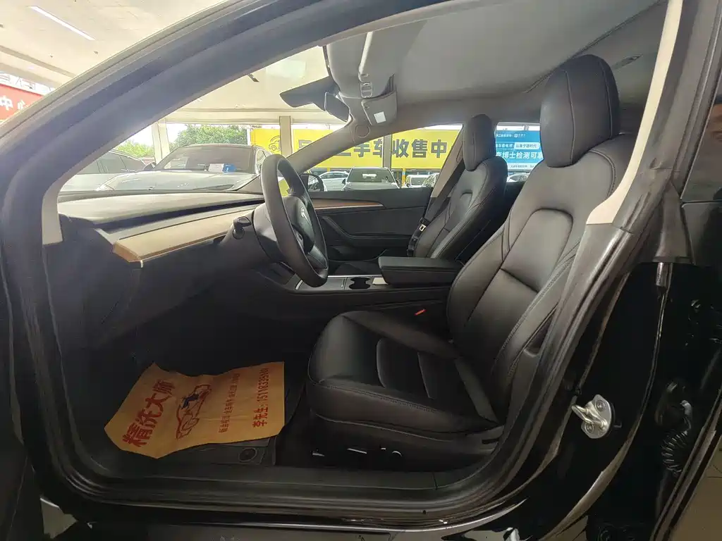 Tesla Model 3 — миниатюра 8