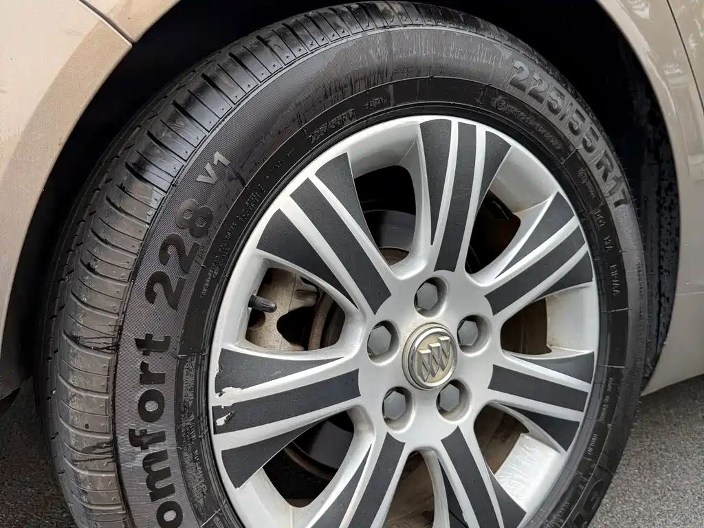 Buick Regal — миниатюра 13