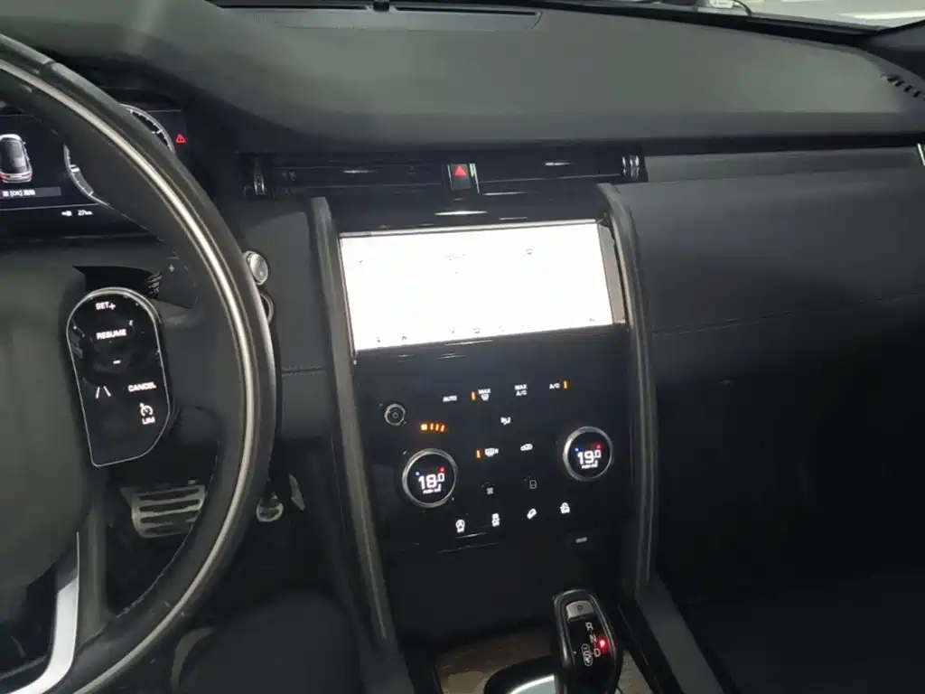 Land Rover Discovery Sport — миниатюра 10