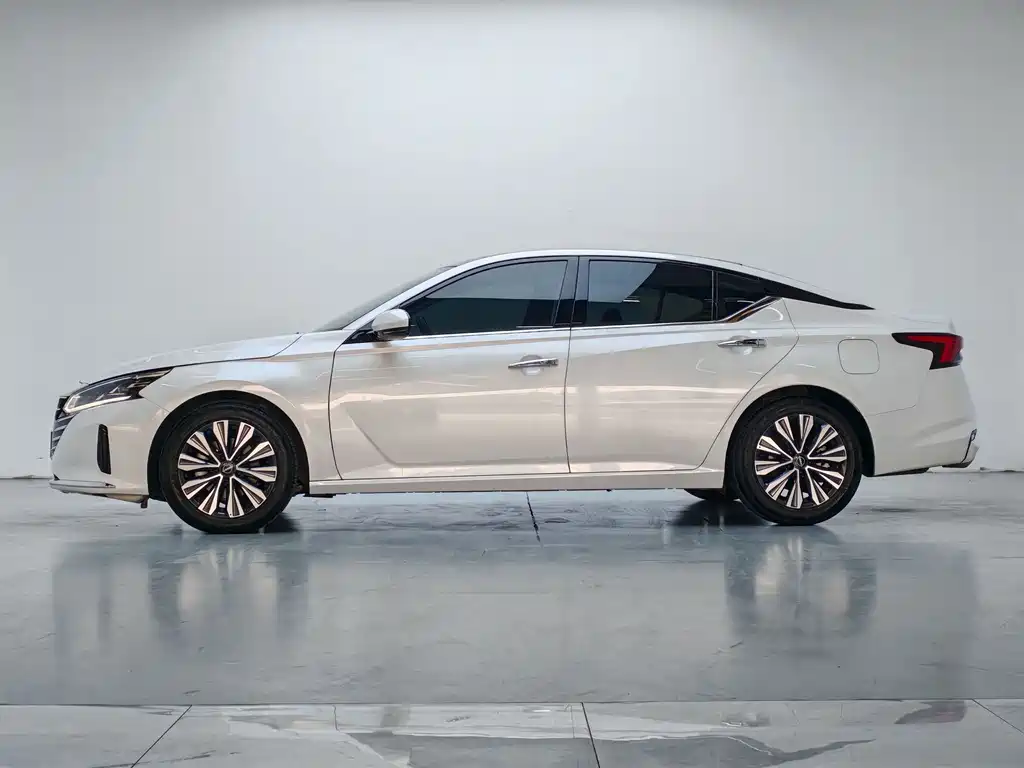Nissan Teana — миниатюра 10