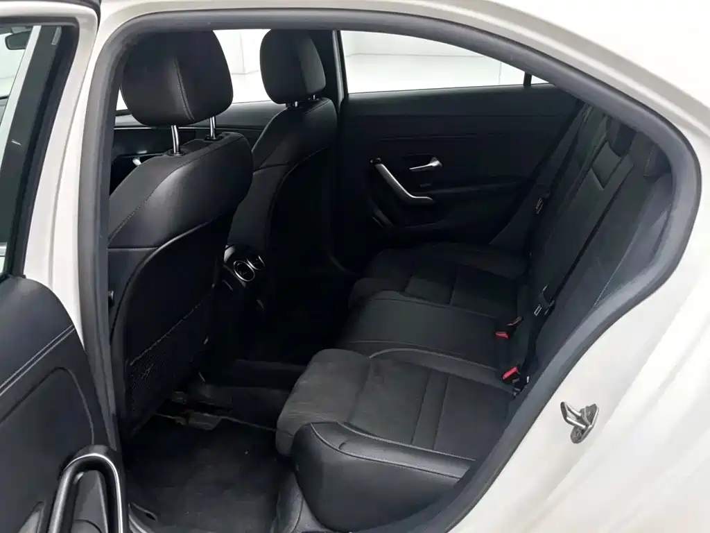 Mercedes-Benz A-Class — миниатюра 6