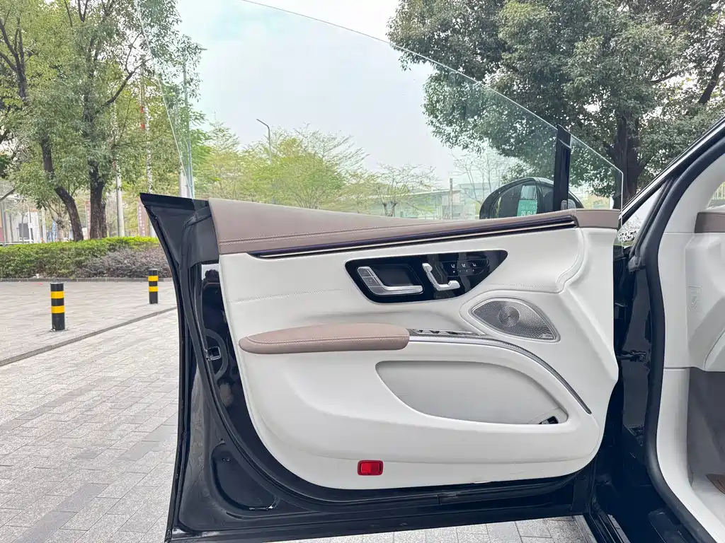 MERCEDES-BENZ EQS AMG