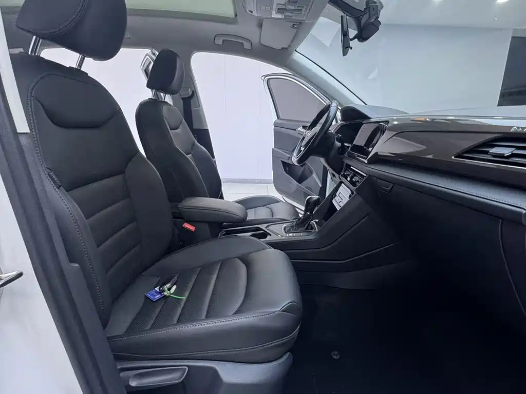 Volkswagen Tharu — миниатюра 8