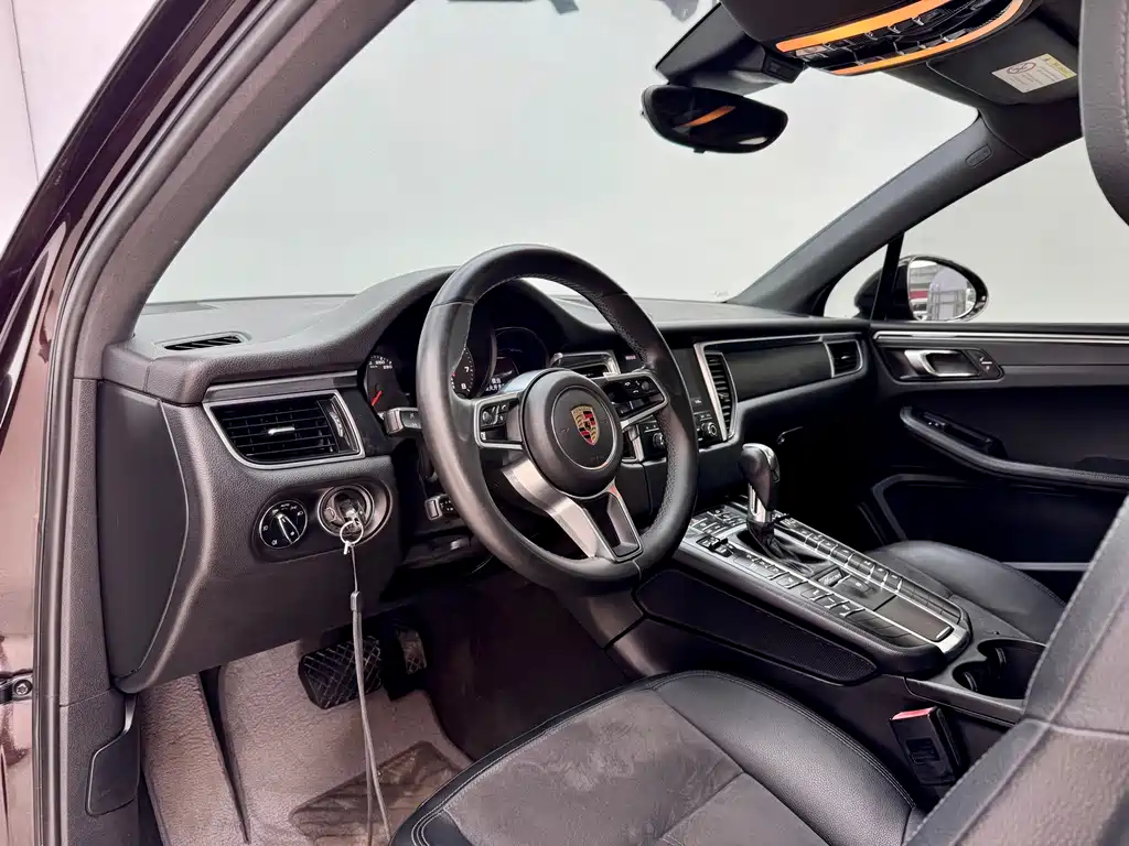 Porsche Macan — миниатюра 6