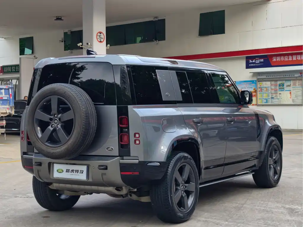 Land Rover Defender — миниатюра 12