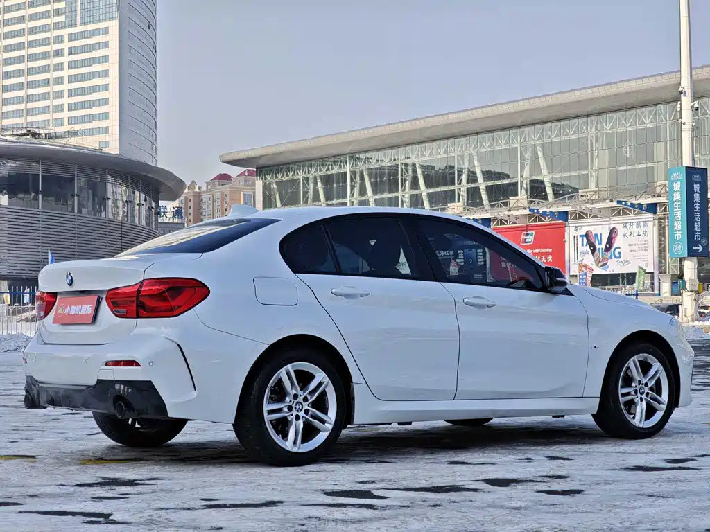 BMW 1 SERIES