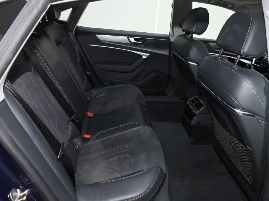 Audi A7L — миниатюра 15
