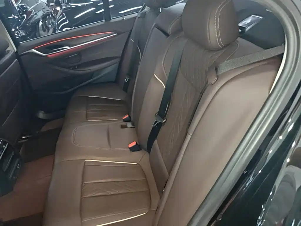 BMW 5 Series New Energy — миниатюра 17