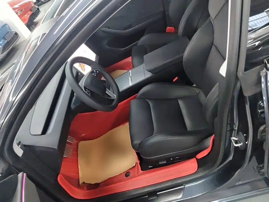 Tesla Model 3 — миниатюра 15