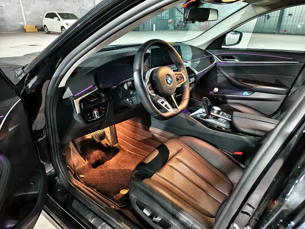 BMW 5 Series — миниатюра 4
