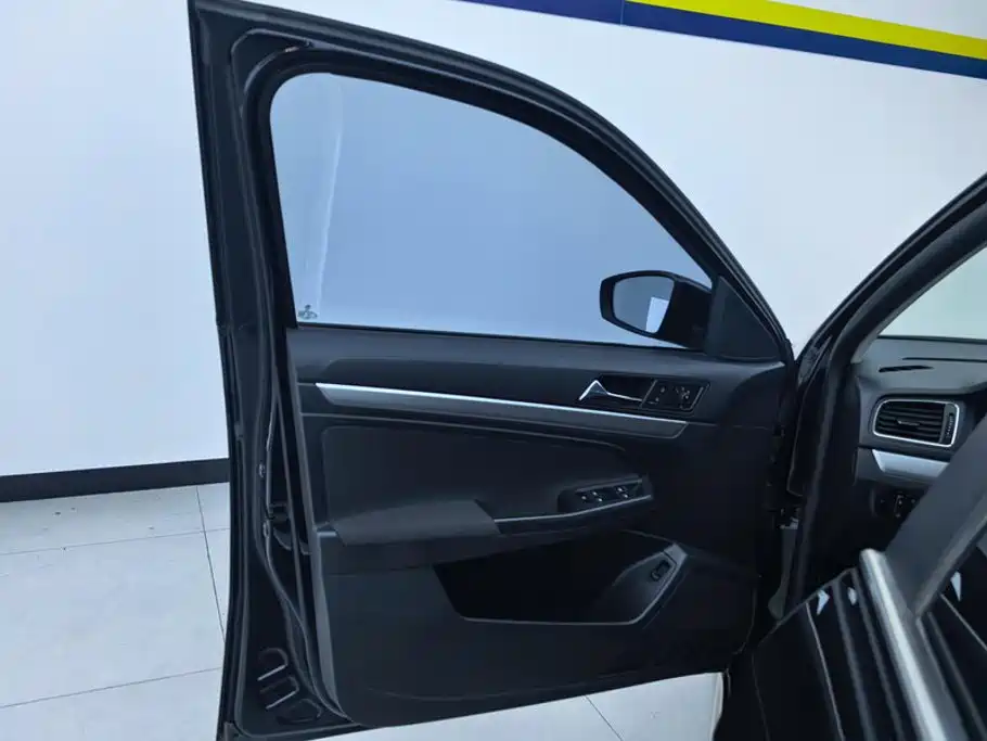 Volkswagen Lavida — миниатюра 7