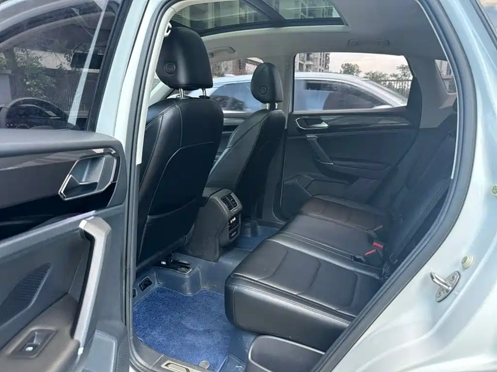 Volkswagen X — миниатюра 7