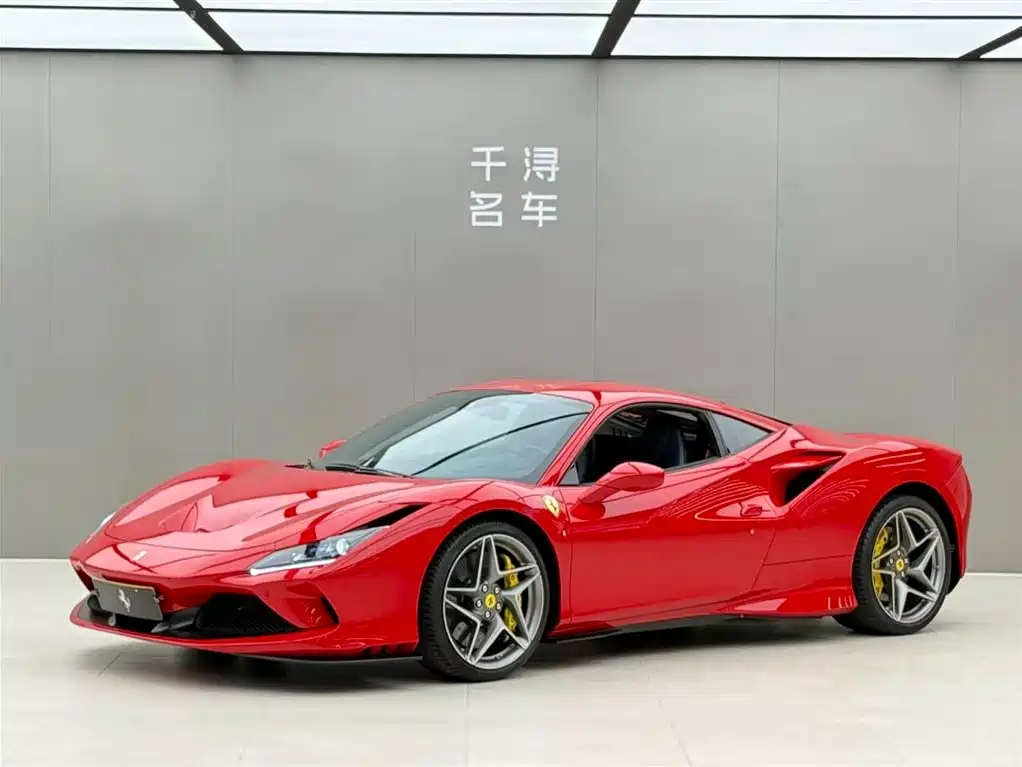 Ferrari F8 2022
