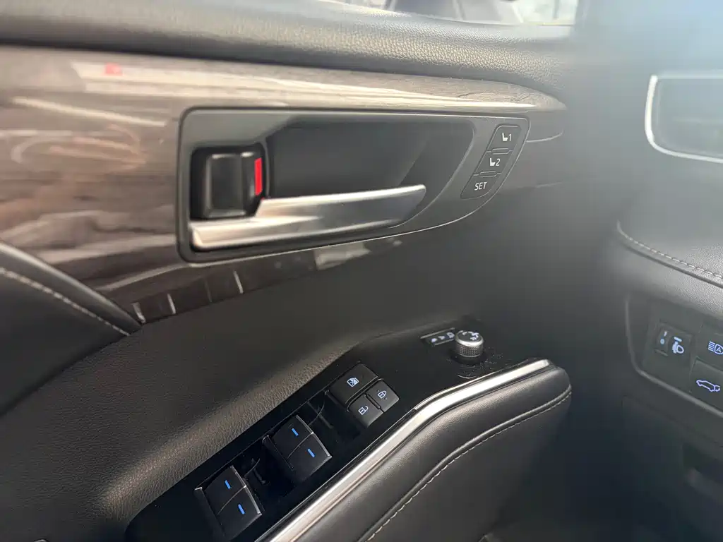 Toyota Highlander — миниатюра 10