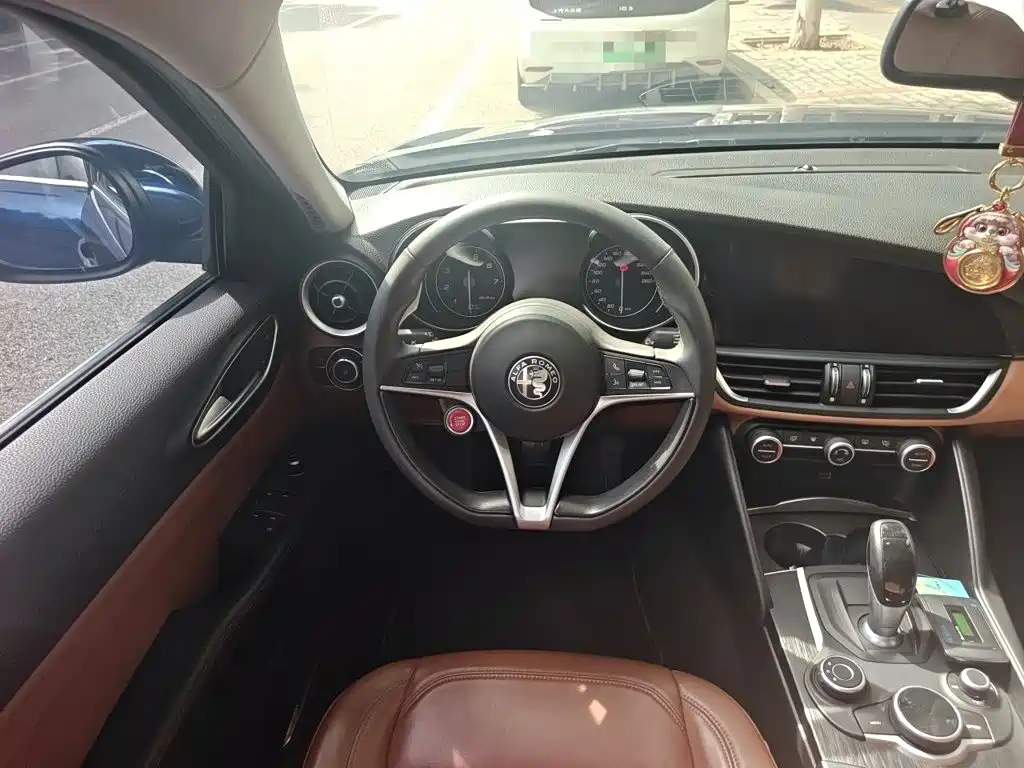 Alfa Romeo Giulia — миниатюра 3