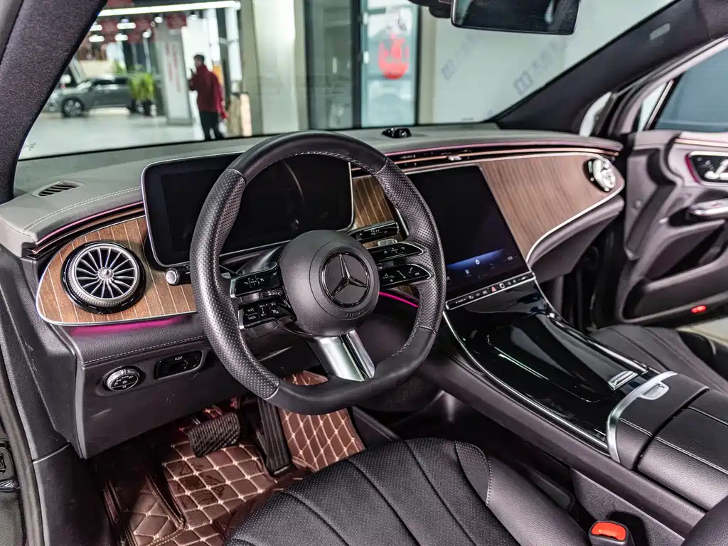 MERCEDES-BENZ EQE SUV