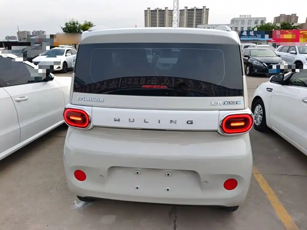 Wuling MINIEV — миниатюра 6