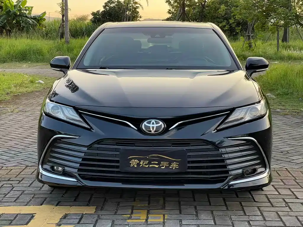 TOYOTA CAMRY