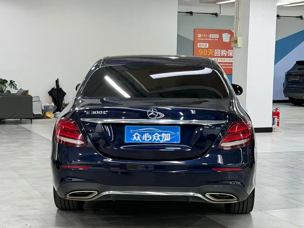 Mercedes-Benz E-Class — миниатюра 5