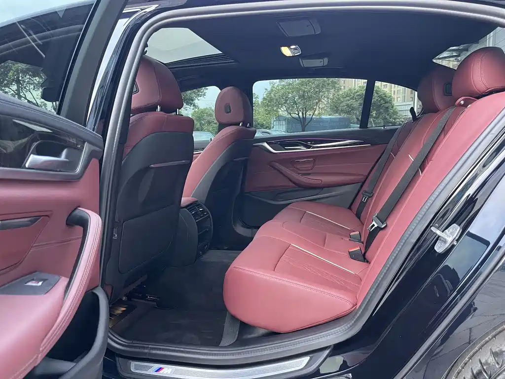 BMW 5 Series — миниатюра 15