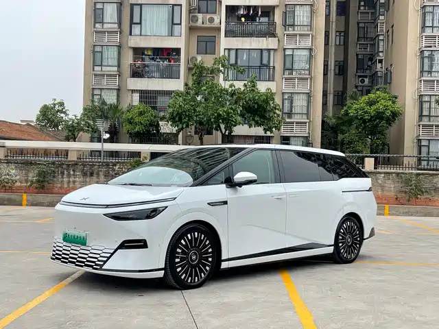 XIAOPENG X9 2025