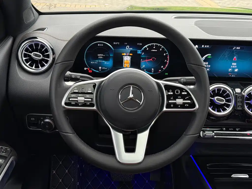 Mercedes-Benz GLB — миниатюра 19