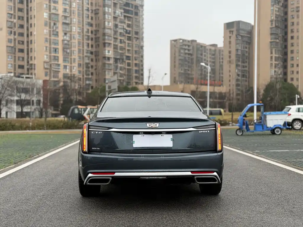 CADILLAC CT6