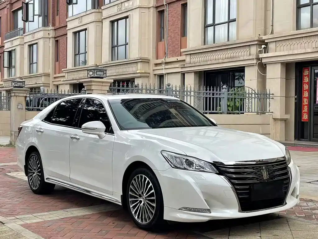 Toyota Crown 2018 2.0T Sport