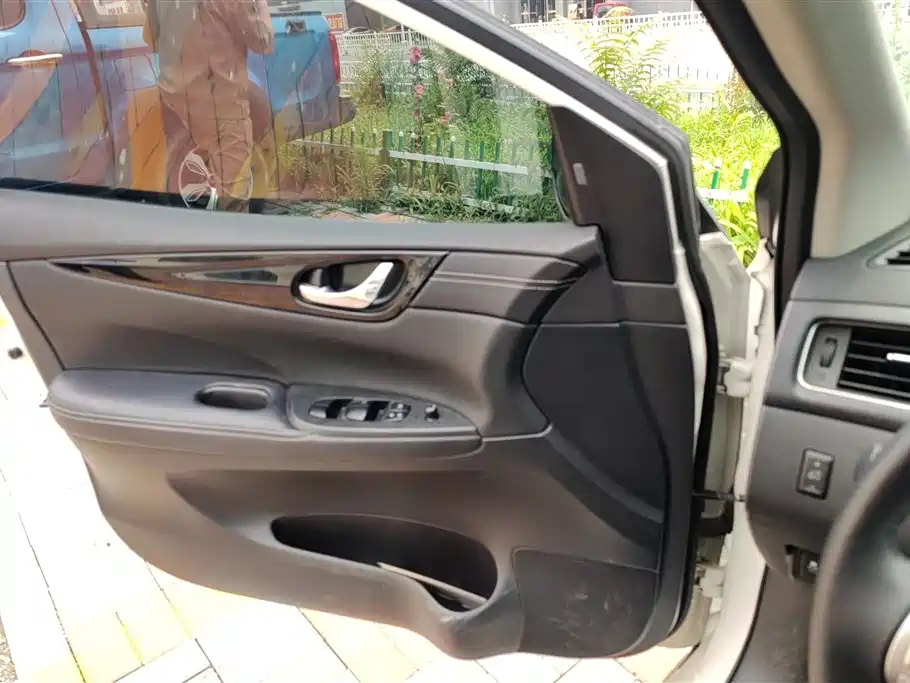 Nissan Tiida 2023 1.6L CVT
