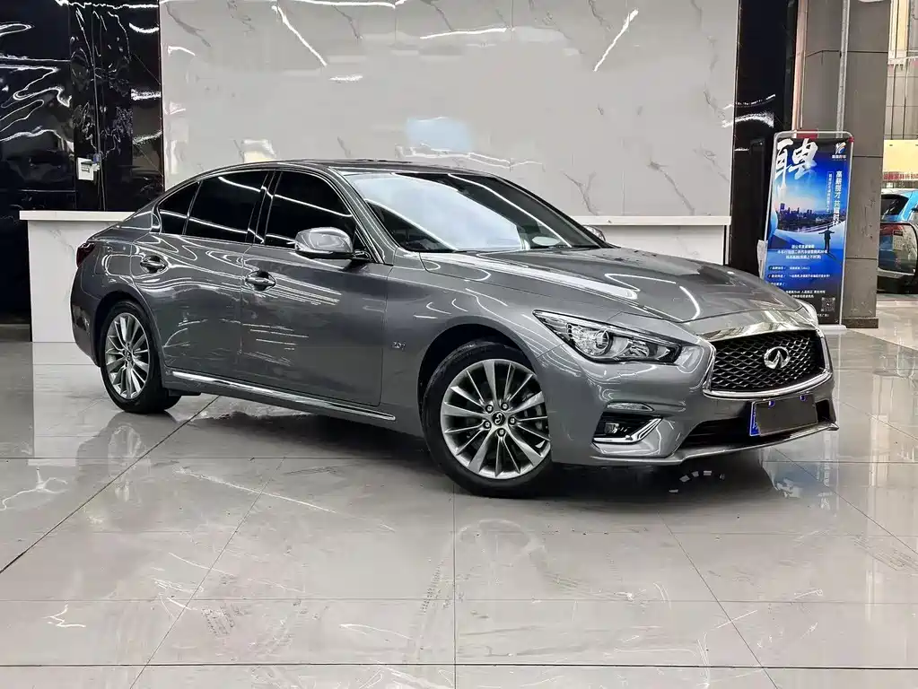 INFINITI Q50L