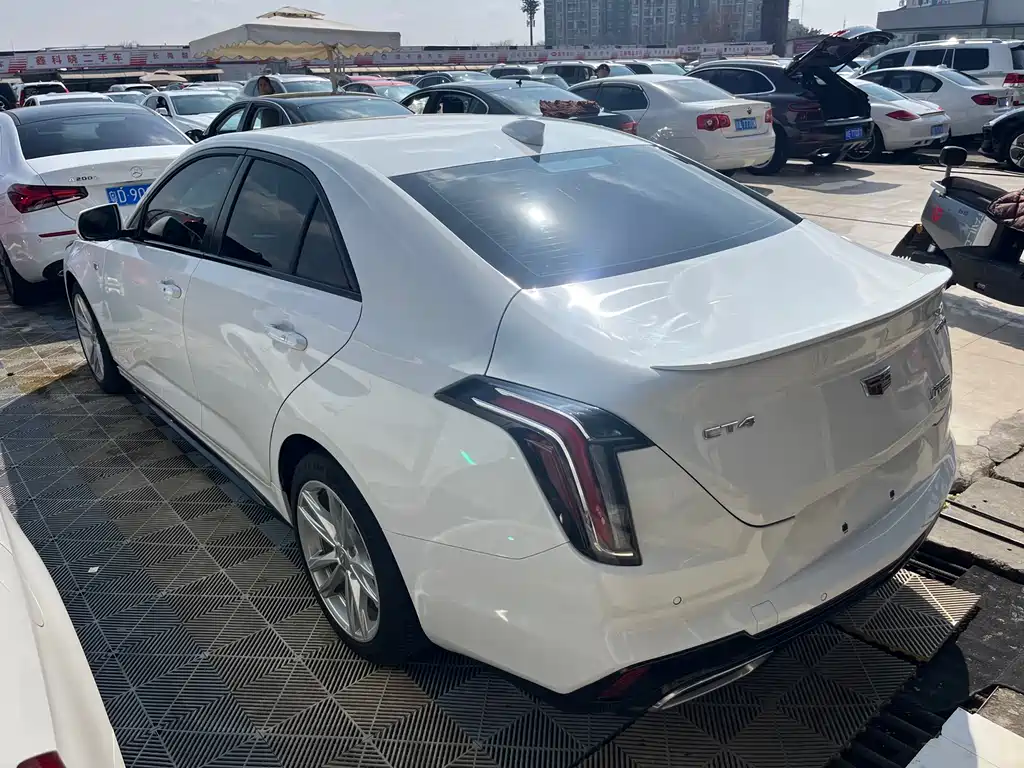 CADILLAC CT4