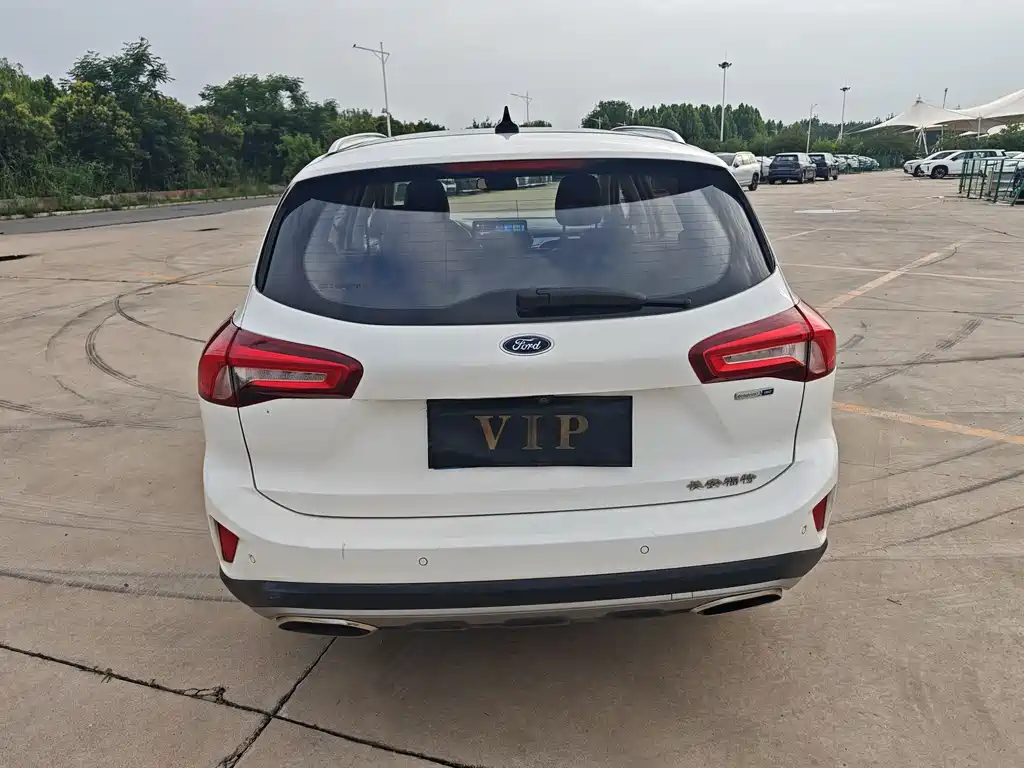 Ford Focus 2021 EcoBoost 180 AT