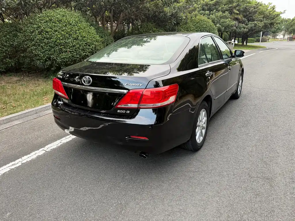 Toyota Camry — миниатюра 7