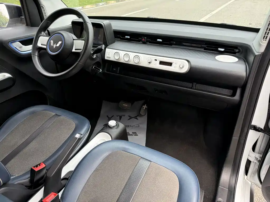 Wuling MINIEV — миниатюра 13