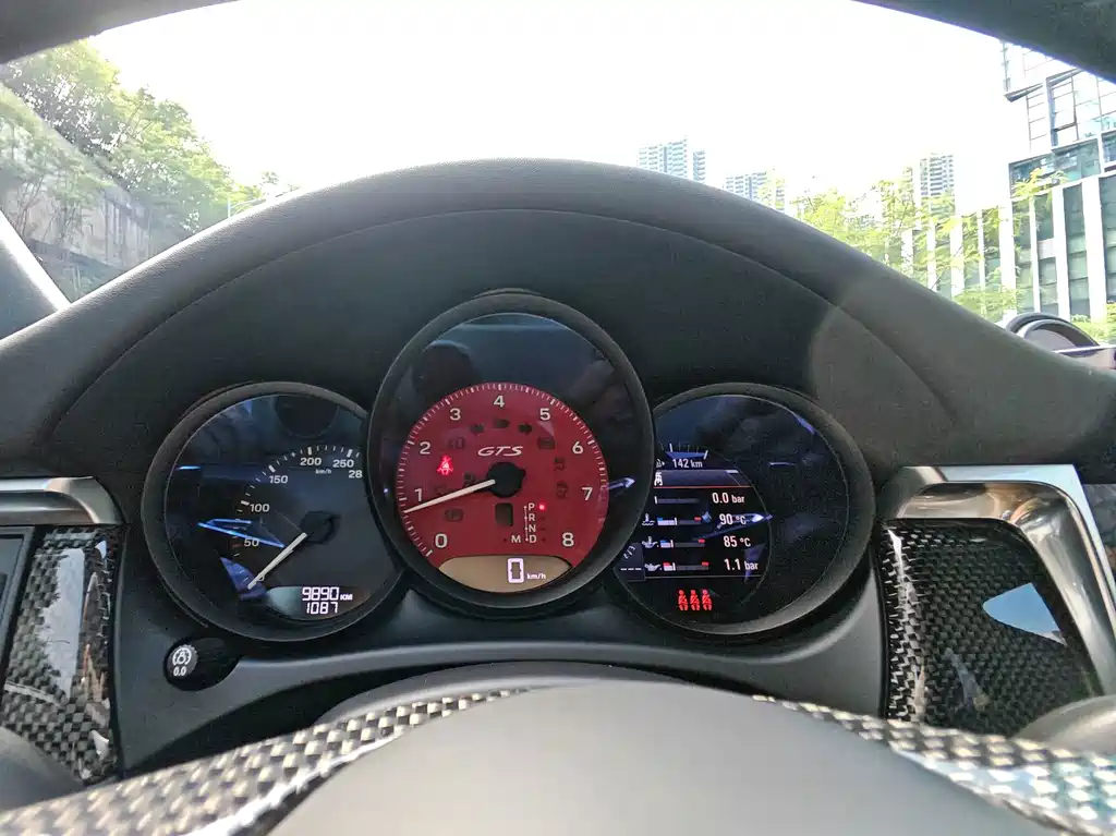 Porsche Macan — миниатюра 27