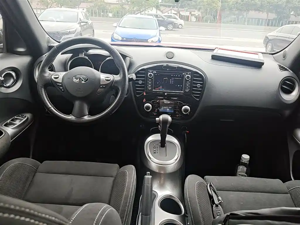 Infiniti ESQ 2014 1.6L
